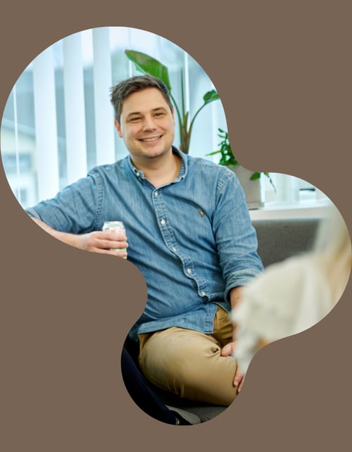 700x900-dennis-liquid-dark-brown