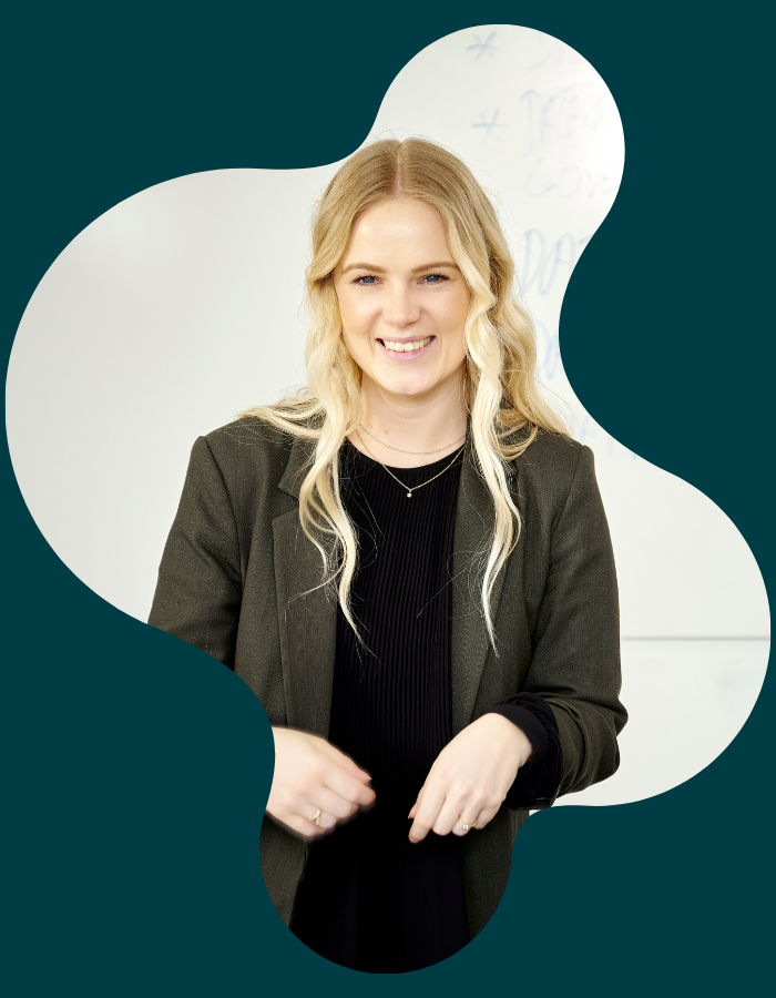 700x900-louise--liquid-petroleum