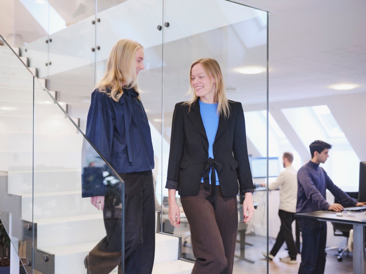 background-full-elisabeth-thea