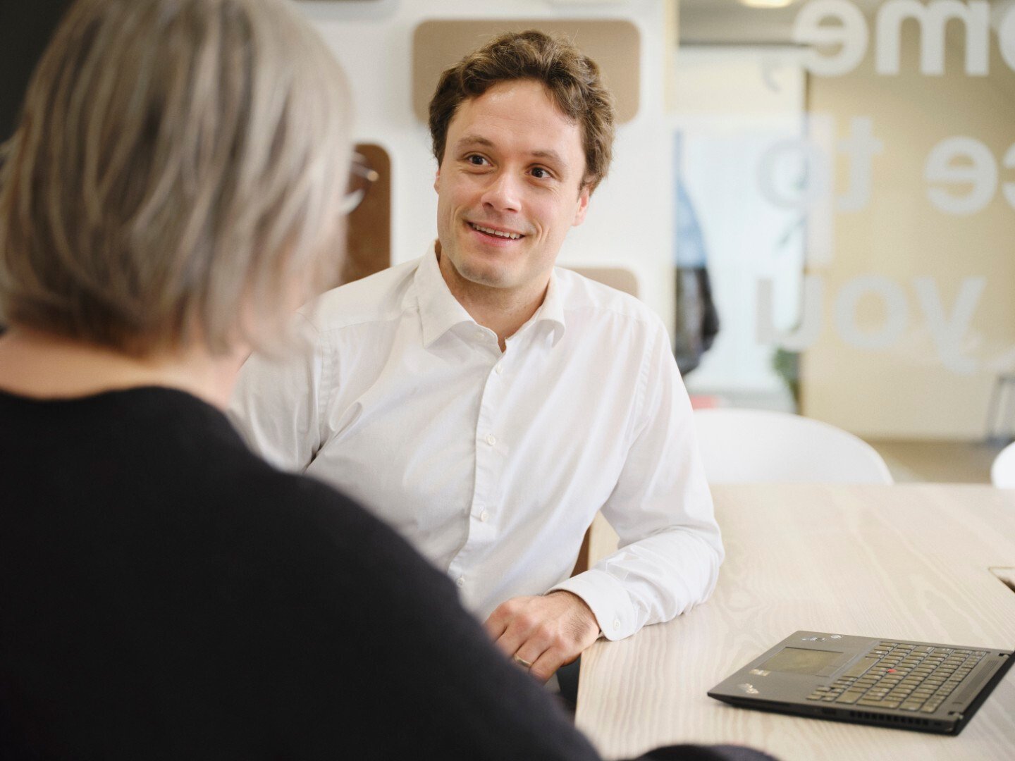 background-full-emil-1