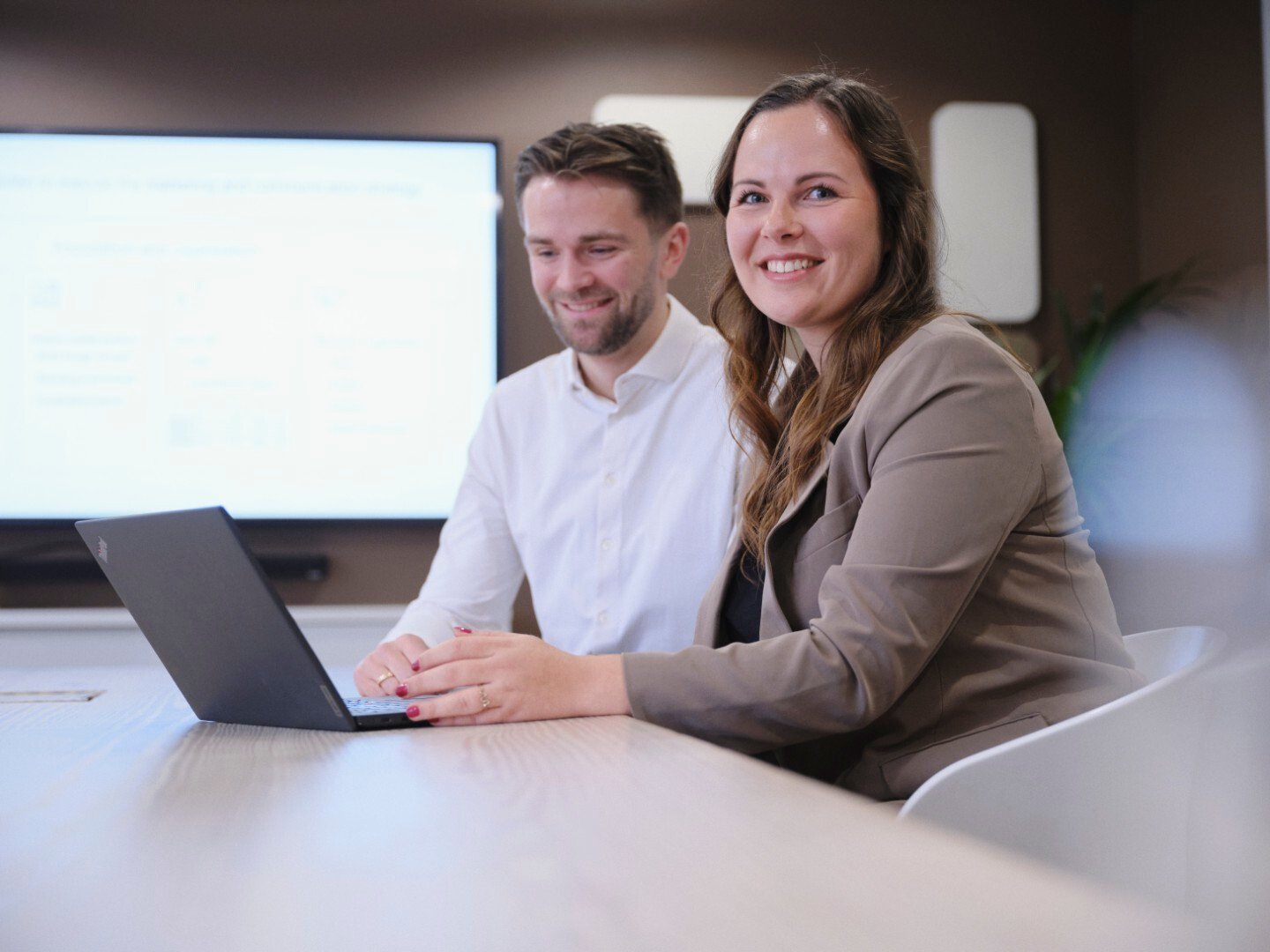 background-full-kristina-peer