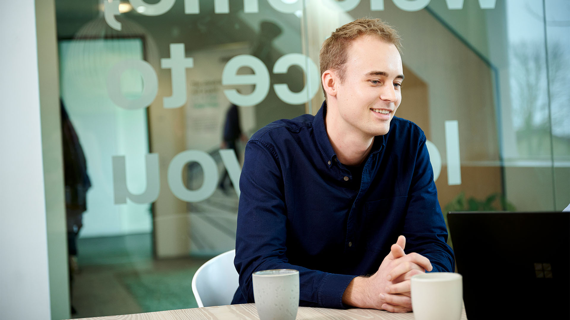 background-full-tobias-a1