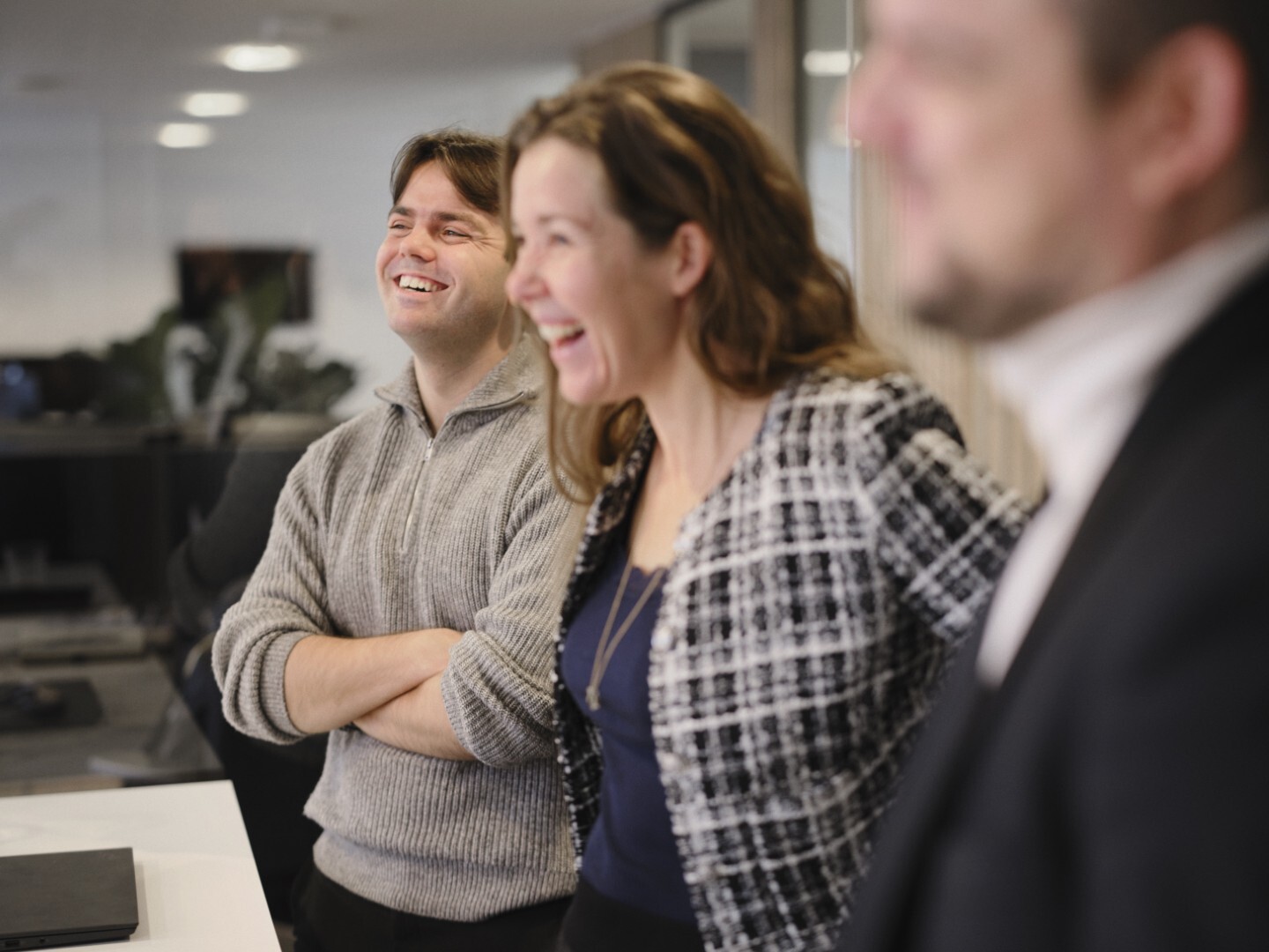 background-full-mads-rosa